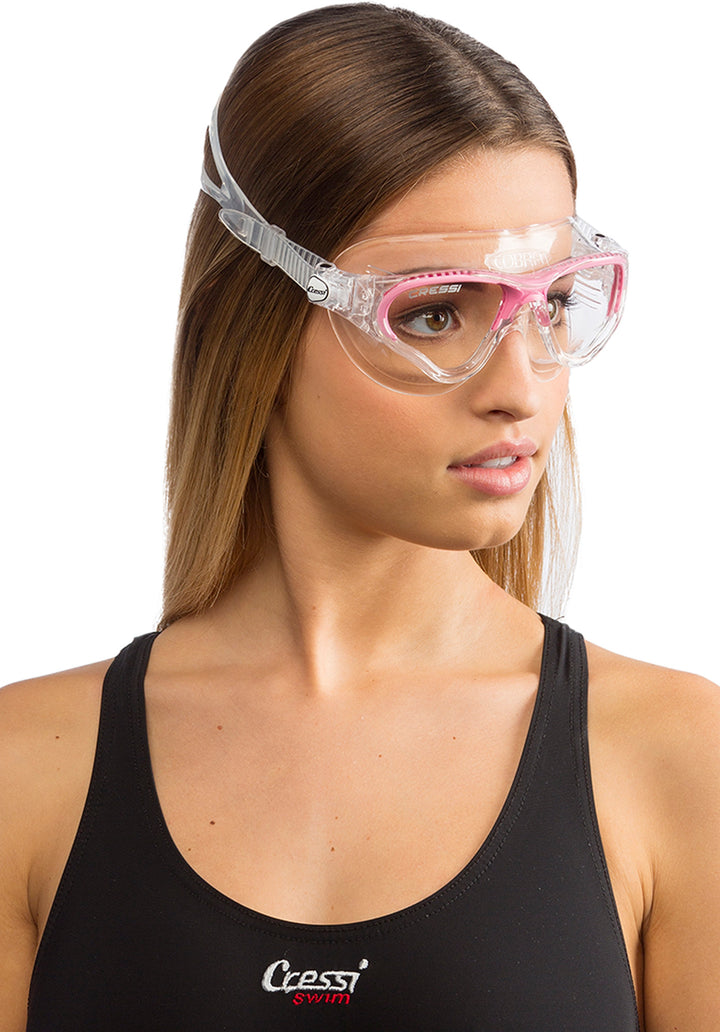 Lady wearing swimming mask